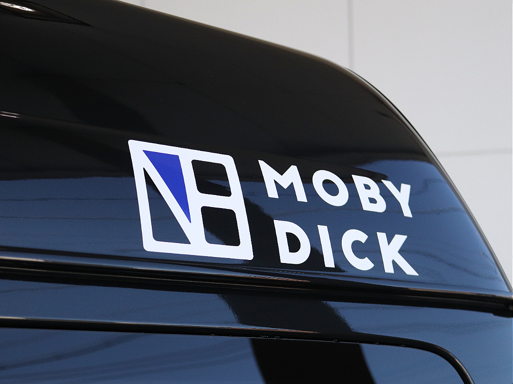 車体には随所に「MOBYDICK」のステッカーが貼られております！