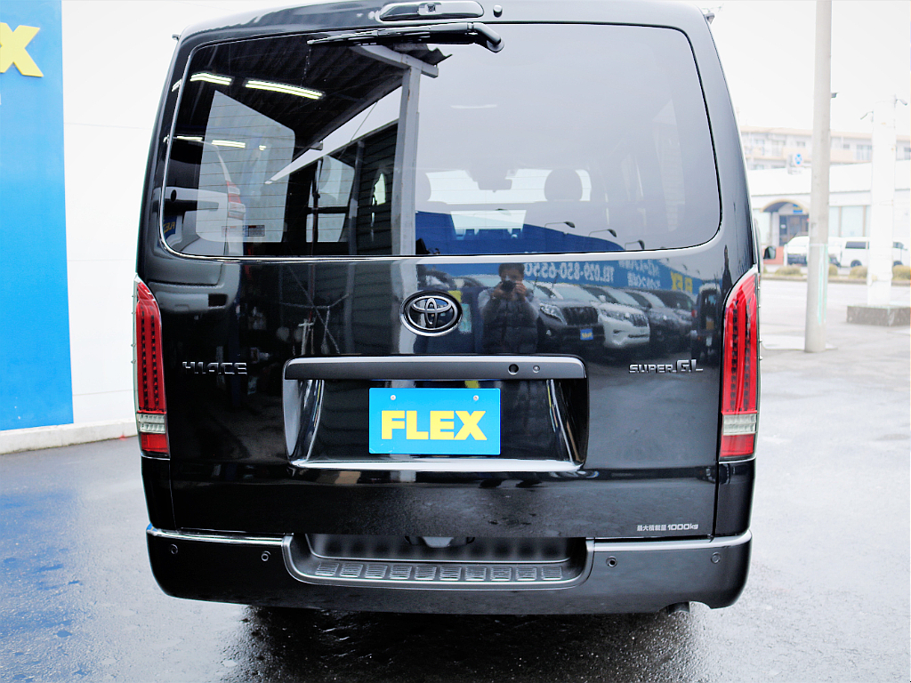 ハイエースをお探しならFLEXつくば店へ！　つくば店の展示車両は勿論、全国のFLEXが保有するハイエースの中から貴方にぴったりの一台をお探し致します。