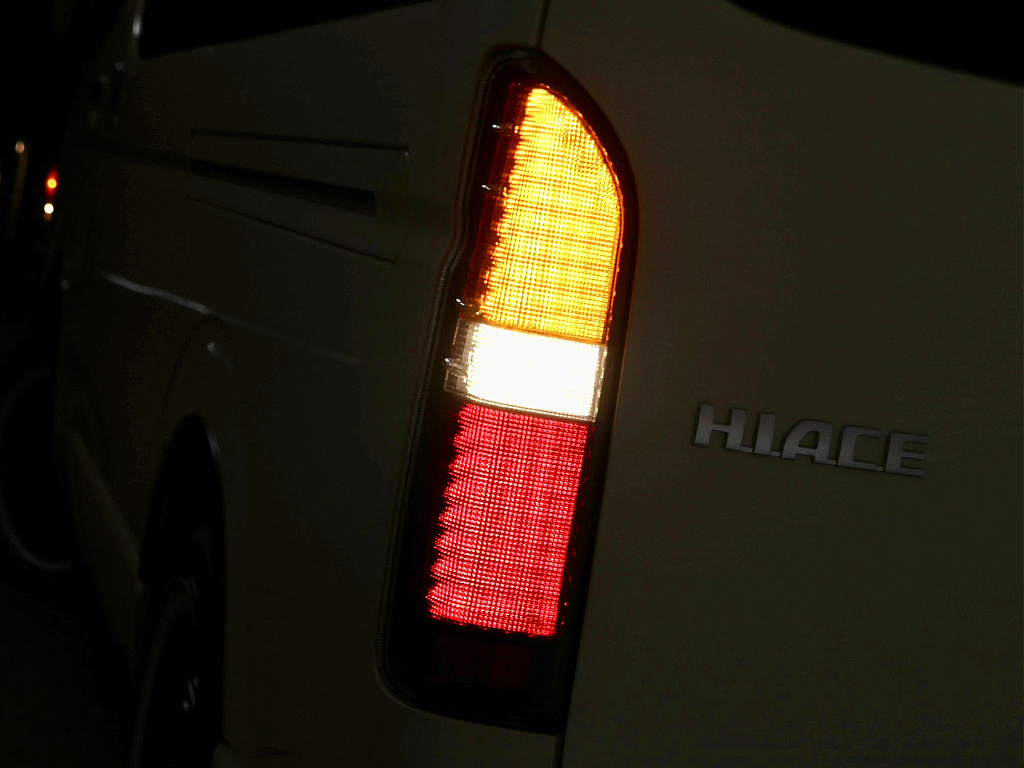トヨタ ハイエースバン 5ドアバン2.7スーパーGLワイドロング 4WD 内装アレンジ Ｖｅｒ４エレコ 千葉県の詳細画像 その12