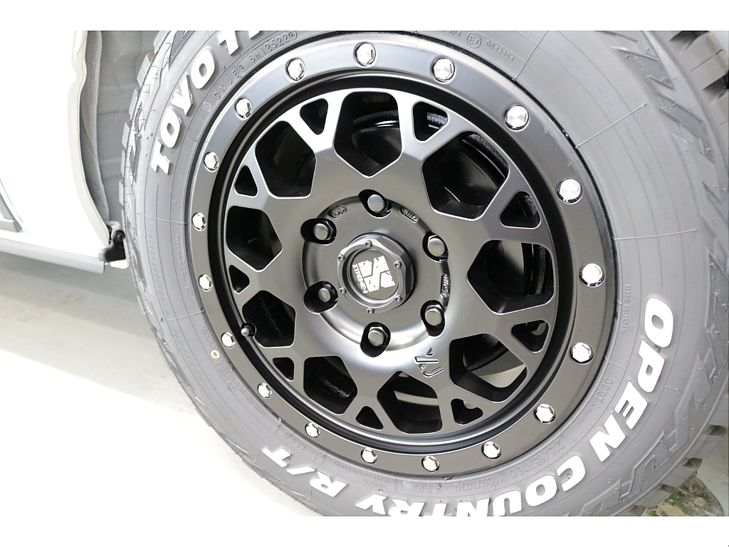 新車ハイエースＶダークプライムⅡ２８００ディーゼル４ＷＤアゲ系ナビベットＫＩＴパッケージ完成！！店頭在庫車、即納車もご対応可能になります！！