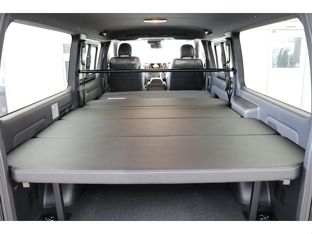 新車ハイエースＶダークプライムⅡ２８００ディーゼル４ＷＤアゲ系ナビベットＫＩＴパッケージ完成！！店頭在庫車、即納車もご対応可能になります！！