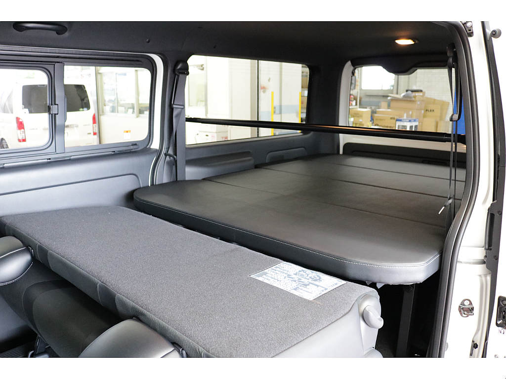 新車ハイエースＶダークプライムⅡ２８００ディーゼル４ＷＤアゲ系ナビベットＫＩＴパッケージ完成！！店頭在庫車、即納車もご対応可能になります！！