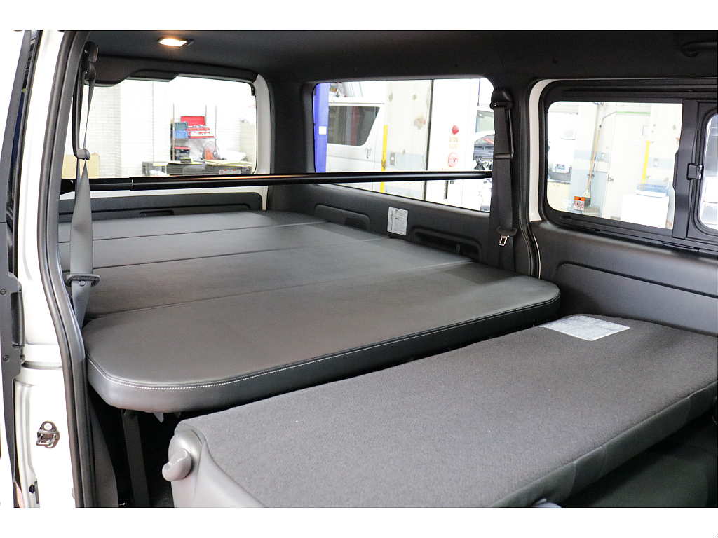 新車ハイエースＶダークプライムⅡ２８００ディーゼル４ＷＤアゲ系ナビベットＫＩＴパッケージ完成！！店頭在庫車、即納車もご対応可能になります！！