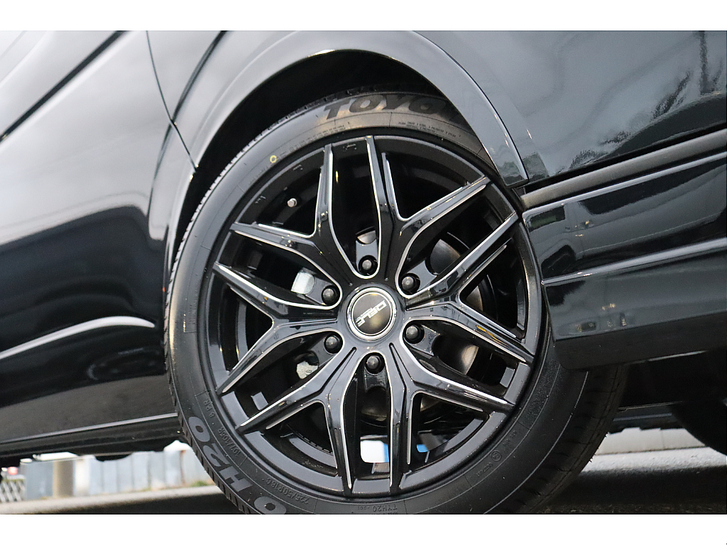 FLEXオーバーフェンダーにDELF01　18インチAW／ＴＯＹＯ　Ｈ２０タイヤを装着済みです！