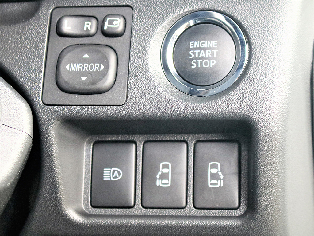 両側パワースライドドアのお車となっております！