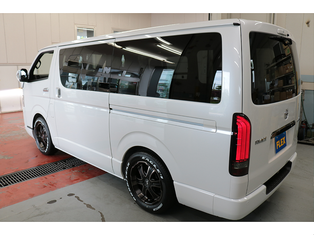 新車ハイエースＶダークプライムⅡ２８００ディーゼルターボ小窓付ＦＬＥＸカスタム済み！！店頭在庫車、即納車もご対応可能！！