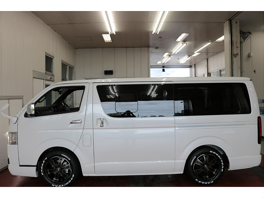 新車ハイエースＶダークプライムⅡ２８００ディーゼルターボ小窓付ＦＬＥＸカスタム済み！！店頭在庫車、即納車もご対応可能！！