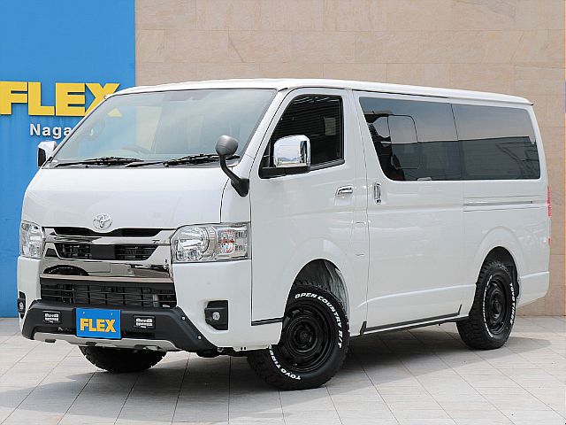 新車ハイエースS-GLダークプライムⅡディーゼルターボ４WD寒冷地仕様のお車が大人気のフローリング施工して入庫しました！