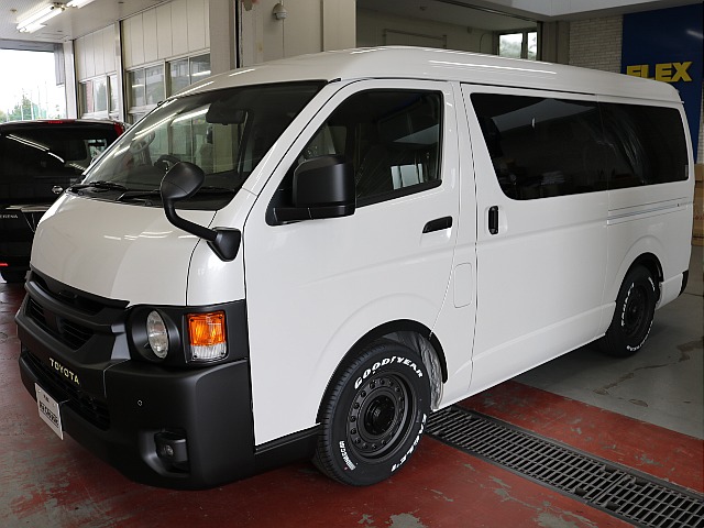 新車ワゴンＧＬリラクシングシートアレンジツインナビパッケージＲＥクラシックフロントフェイスチェンジ車両入庫！！パール×マッドブラックに拘り作成しました！！お洒落な１台いかがでしょうか？