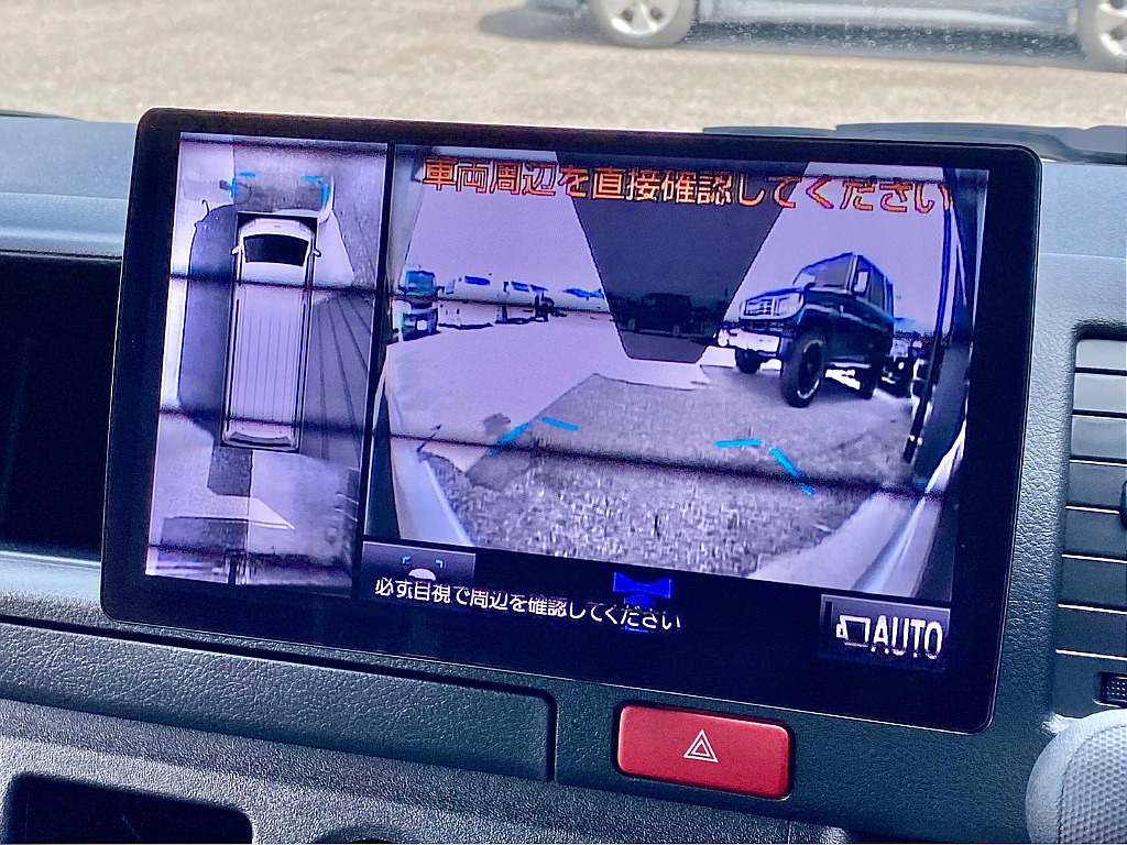 メーカーオプション　パノラミックビューモニター！車体を上から見たような映像をナビに映し出します♪