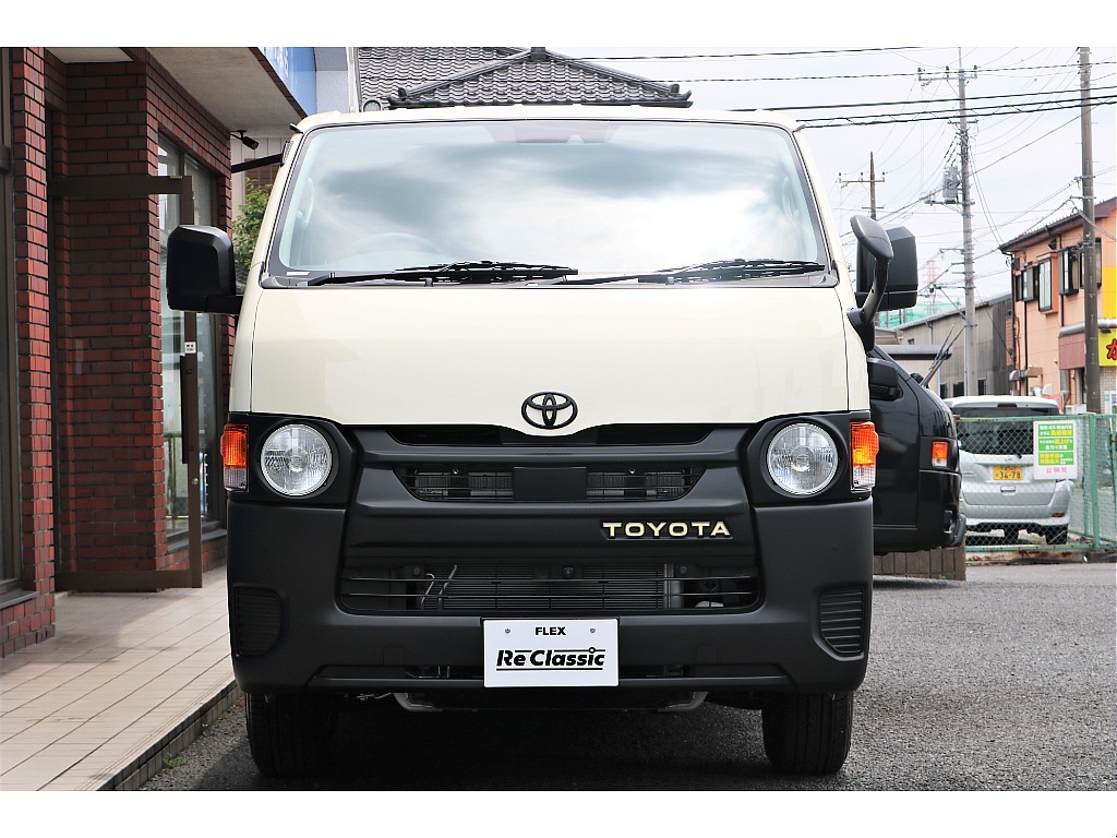 丸目に加えTOYOTAロゴがワンポイント♪