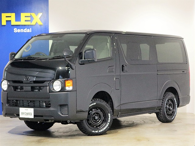 新車ハイエースV「DX」６人乗り４WDディーゼルが入庫！Reクラシックのヘッドライト付き！