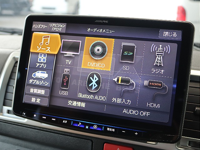 BluetoothやCD、DVD、TVなど使用可能で運転中も快適に過ごせます！！