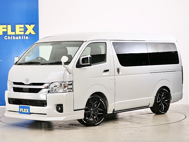 新車　ハイエースワゴンＧＬ　ファインテックツアラー　ガソリン４ＷＤ　カスタムＰＫＧ！