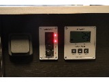 照明スイッチ＆デジタルバッテリー残量計を集約したコントロールパネル！