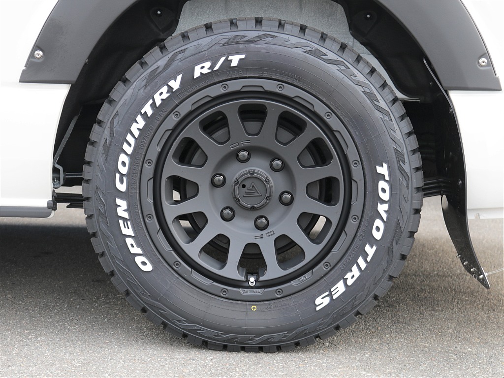 DELTA FORCE　16インチAW(マットブラック)×TOYO　OPENCOUNTRY R/Tタイヤ装着☆