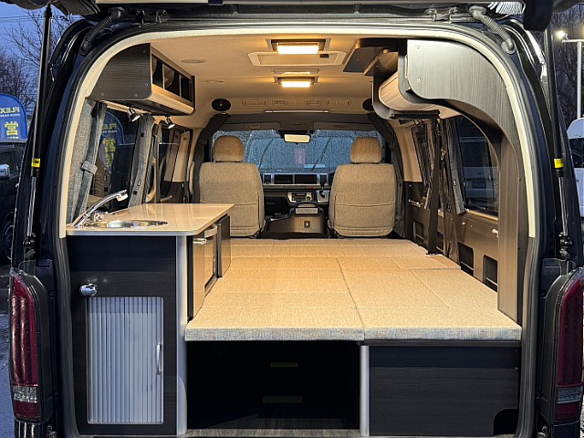 FLEXオリジナルのキャンピングカーとなっております♪