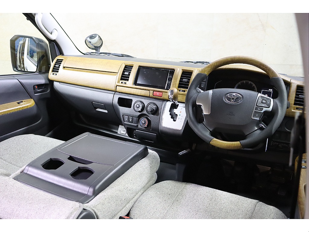 トヨタ ハイエースバン 4ドアバン2.8ディーゼルT DXロング 4WD リヤクーラー・ヒーター付 東京都の詳細画像 その3