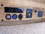 右から主電源、照明スイッチ、デジタルバッテリー残量計、USB電源×２、アクセサリーソケット、コンセントが完備されたコントロールパネル☆