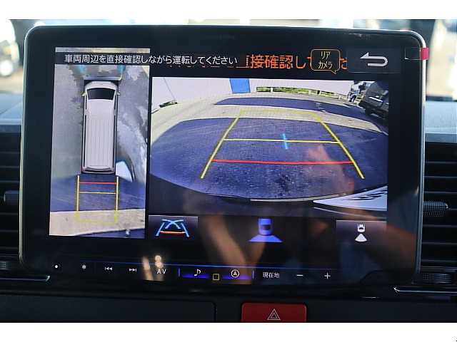 360度車両周辺が確認可能なパノラミックビューモニター装着済み♪