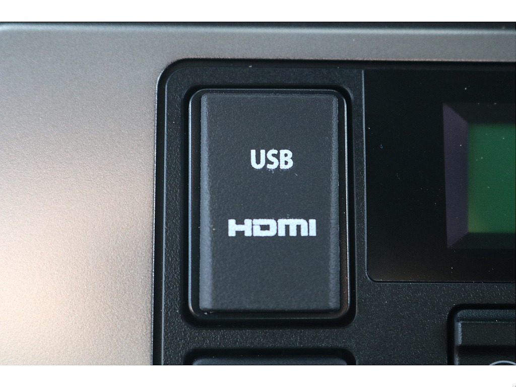USB、HDMIソケット装備☆