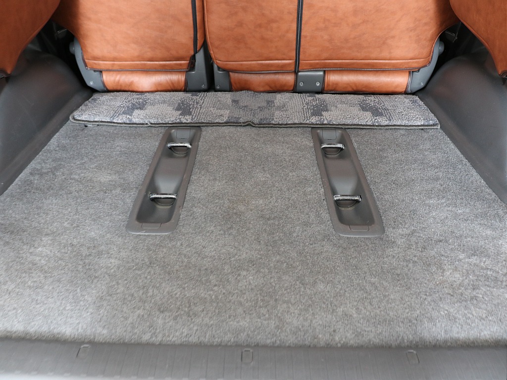 ラゲッジスペース中央！