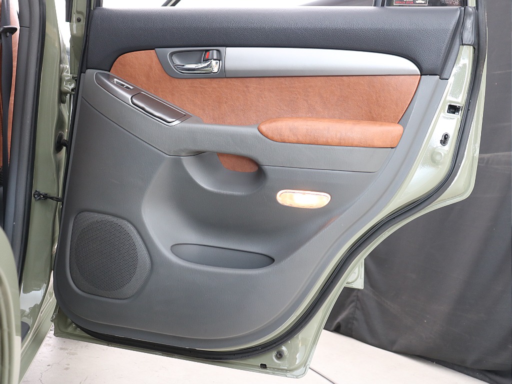 右後ろドアトリム！