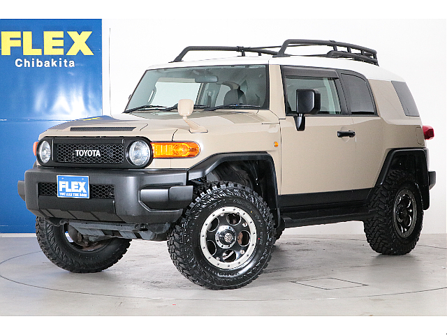 大人気のFJクルーザー！ボディカラーベージュのお車入庫致しました！