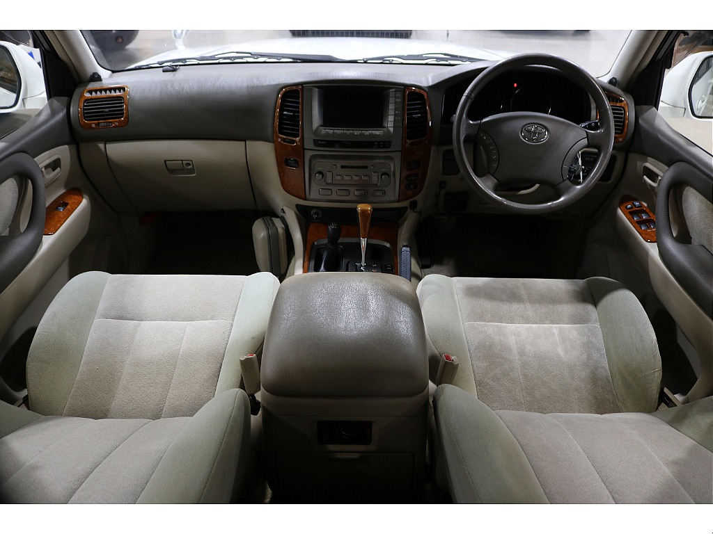 トヨタ ランドクルーザー100 バン4.2DT VXリミテッド 4WD 中期 低走行 栃木県の詳細画像 その3