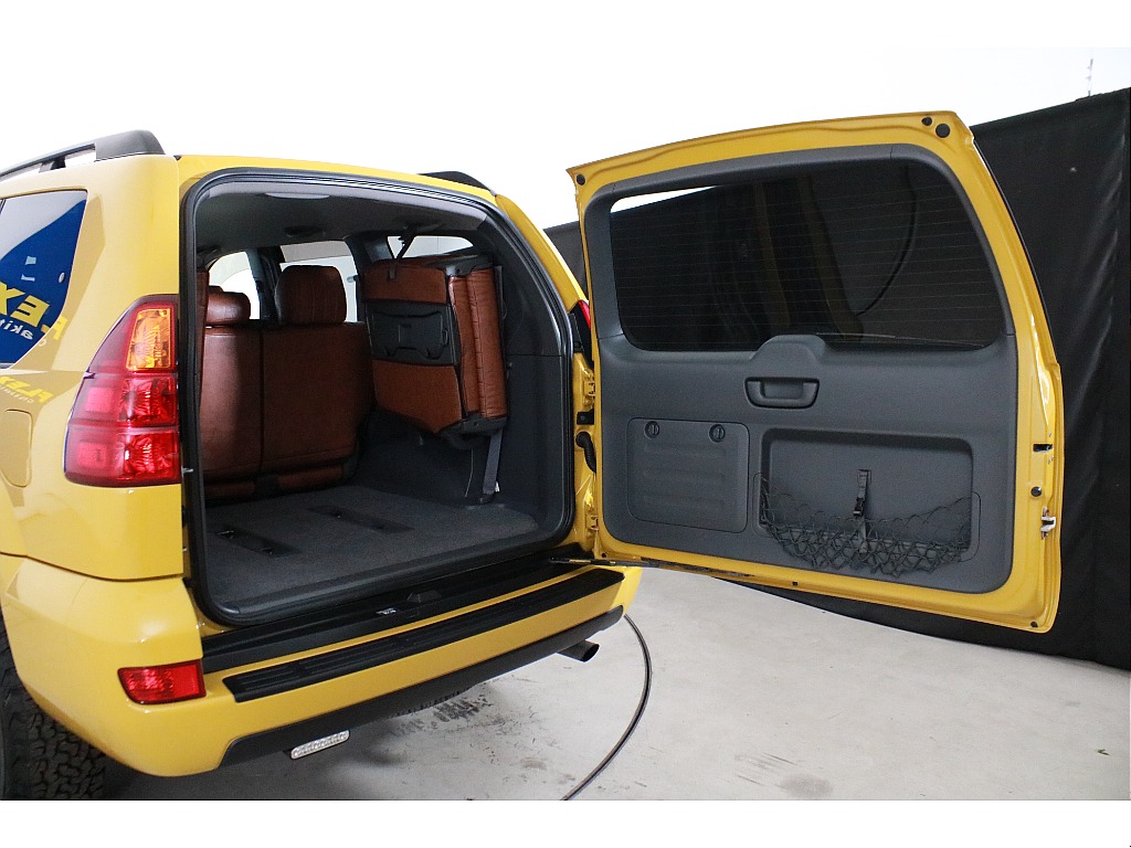 横開きのリアドア！