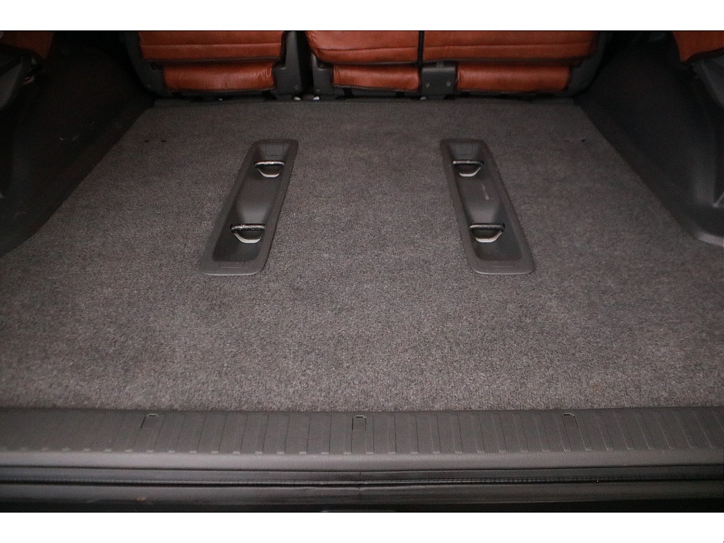 ラゲッジスペース中央！