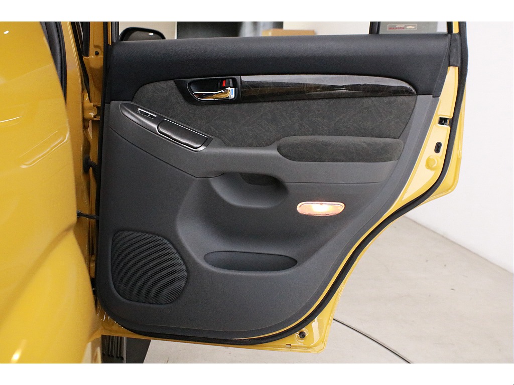 右後ろドアトリム！