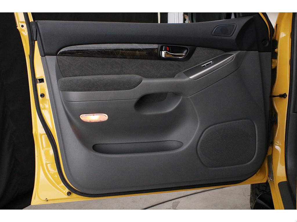 助手席ドアトリム！