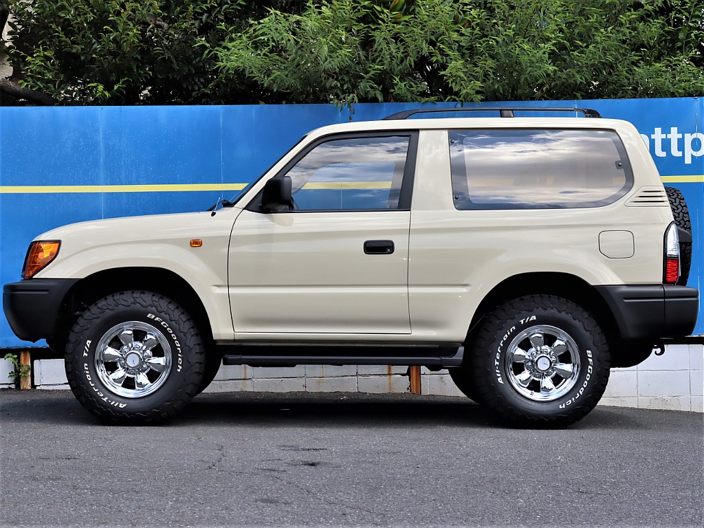 車両重量は２トン未満で大きさもそこまで大きくないので都内の機械式駐車場にも止めることができちゃいます！