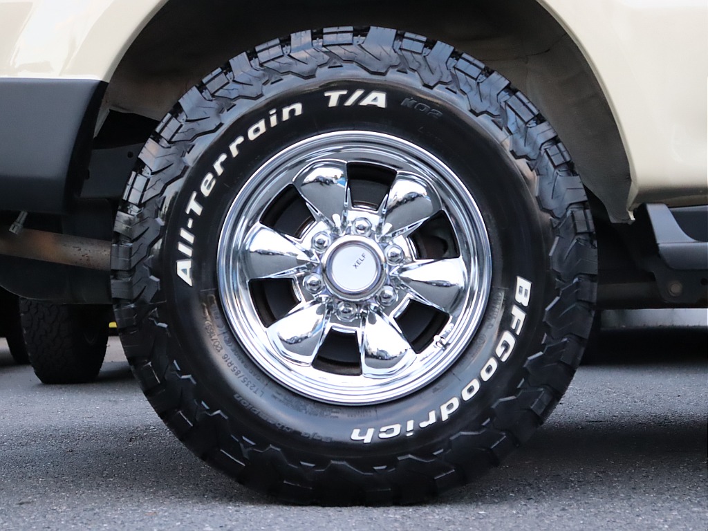 新品BFGoodrichタイヤにオリジナルXELFホイールの組み合わせ！