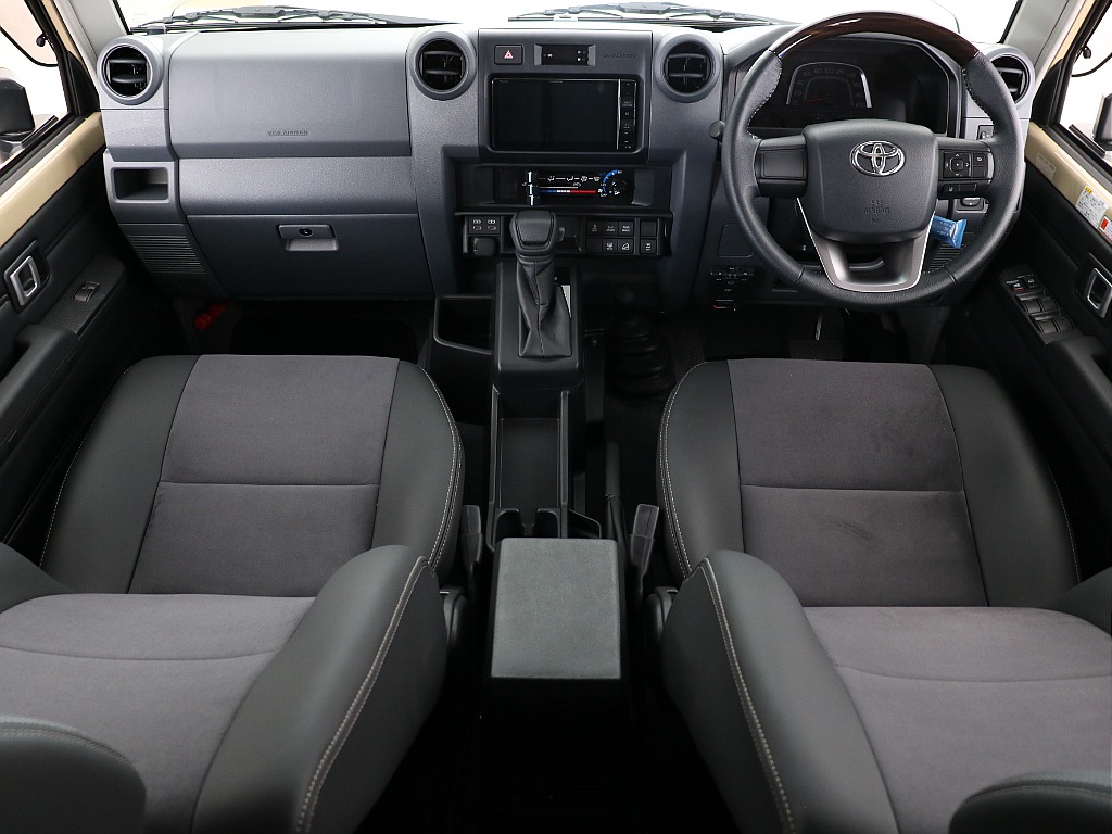 ランドクルーザー70！当店のデモカーとなります♪販売はしておりませんので、あらかじめご了承ください。