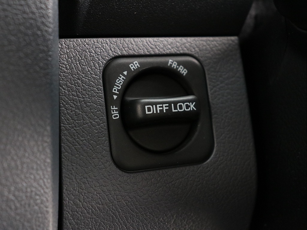 ランドクルーザー70！当店のデモカーとなります♪販売はしておりませんので、あらかじめご了承ください。