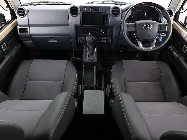 ランドクルーザー70！当店のデモカーとなります♪販売はしておりませんので、あらかじめご了承ください。