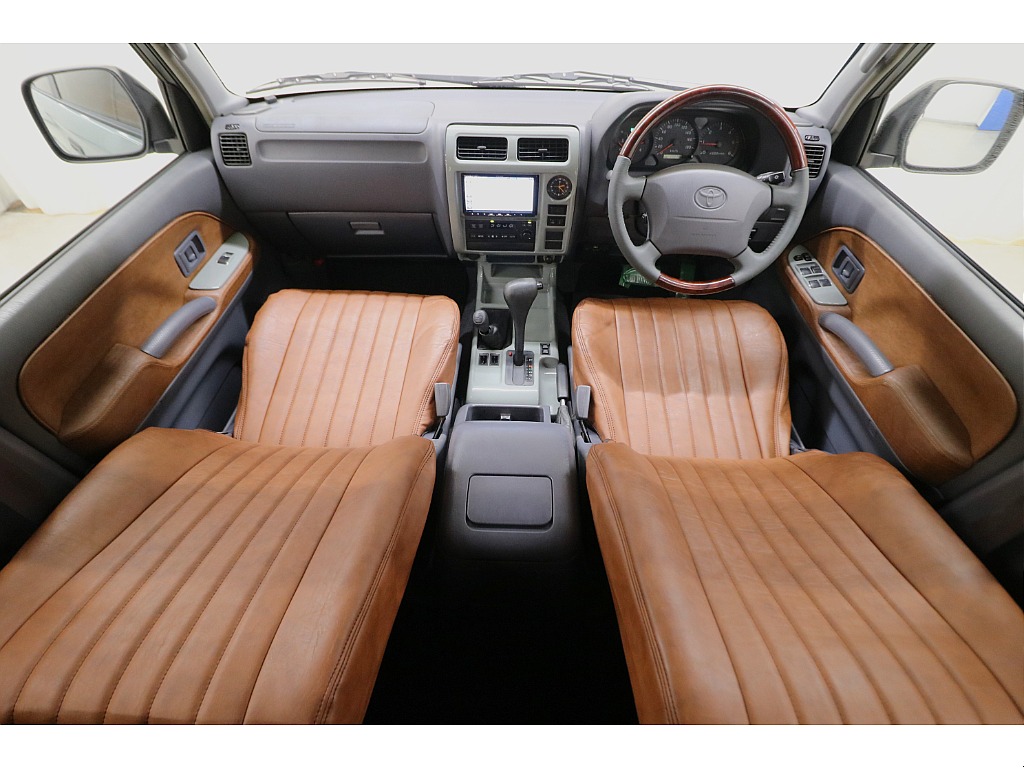 内装は当店にてルームクリーニング済みとなりますので綺麗な状態です♪