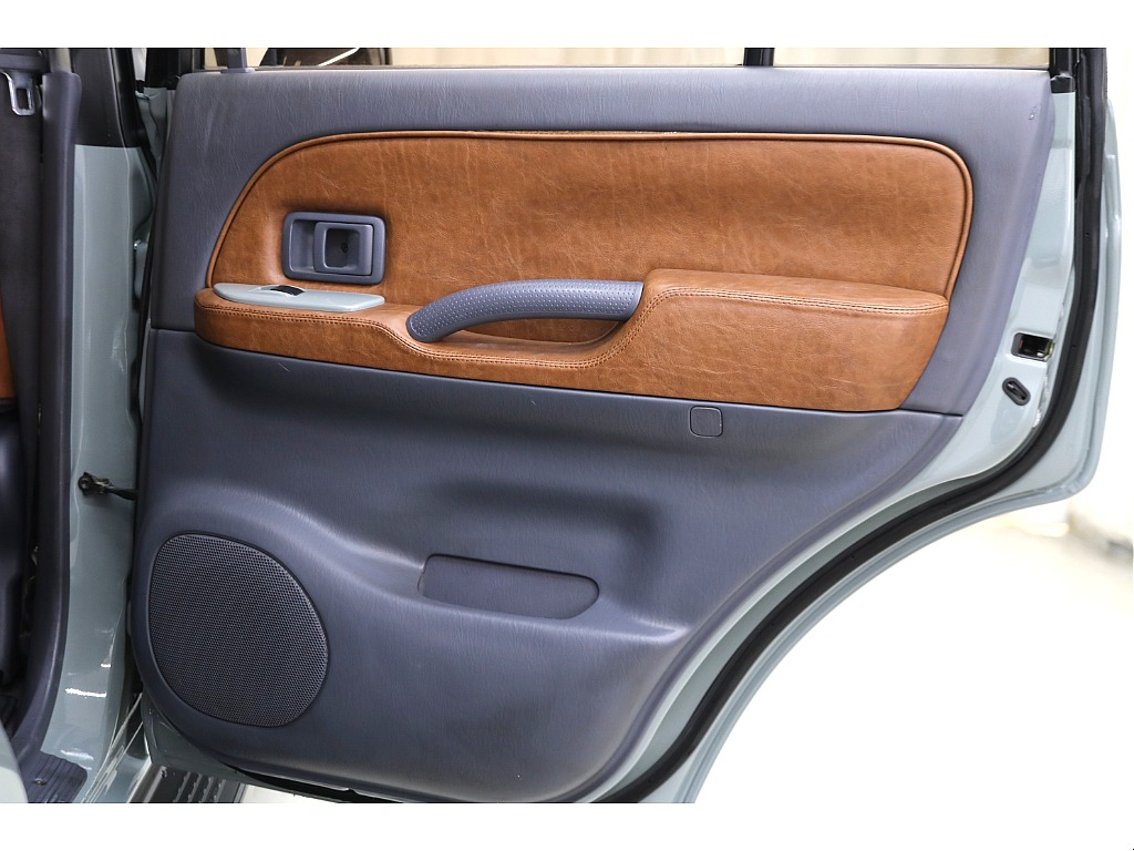 ドアトリムになります☆ブラウン生地張替え済み☆