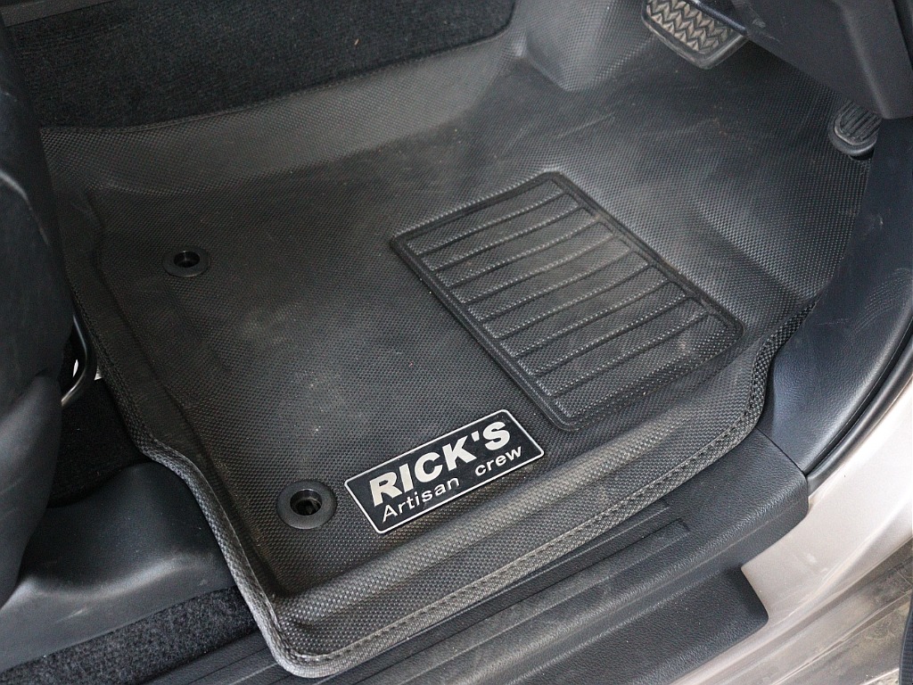 RICK’Sフロアマット！ 防水の為、汚れても水洗い可能！！