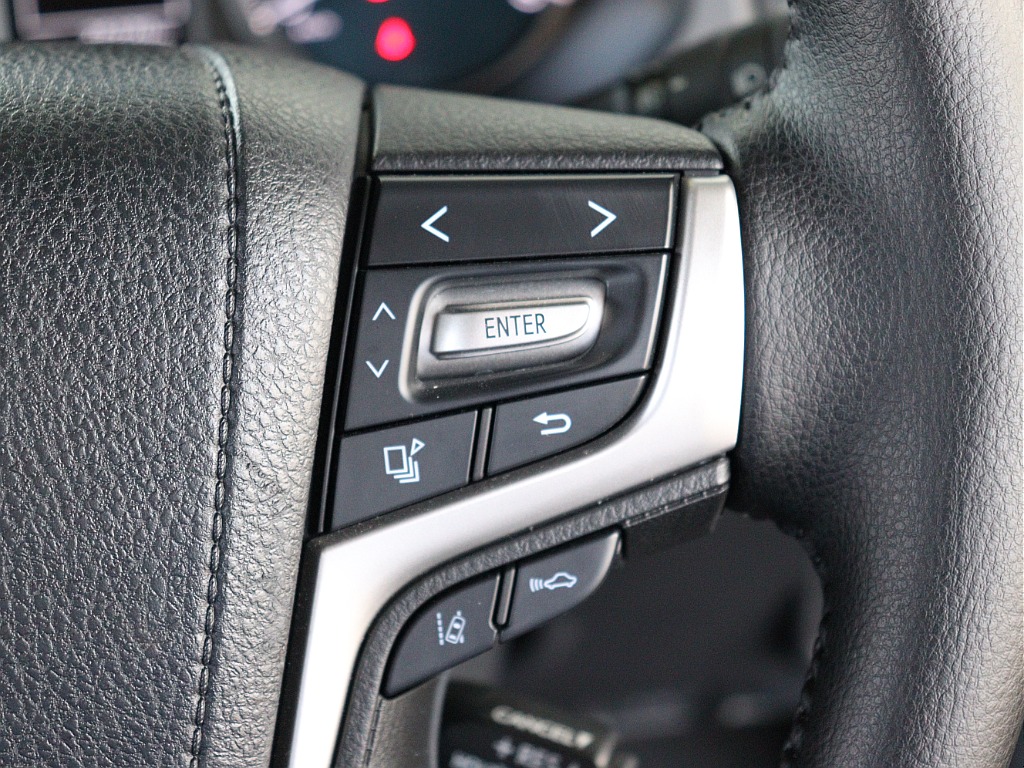 充実のステアリングスイッチ！