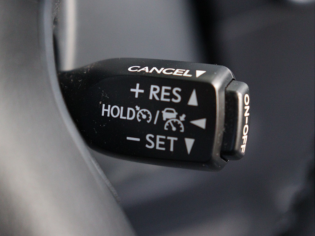 高速走行時に便利なクルーズコントロール！