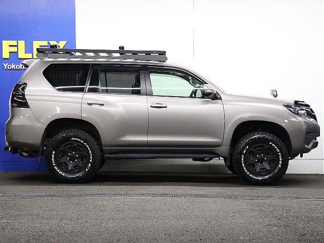 サイドステップ付きの為、小さなお子様の乗り降りも安心！