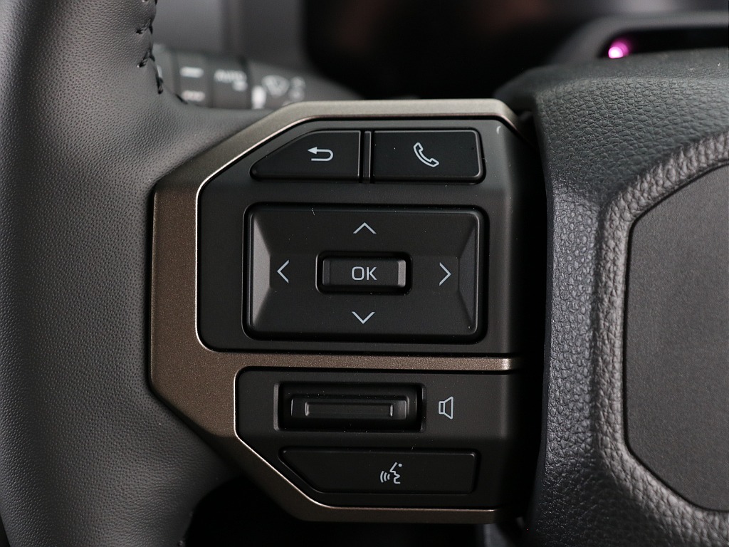 ステアリングスイッチ左！