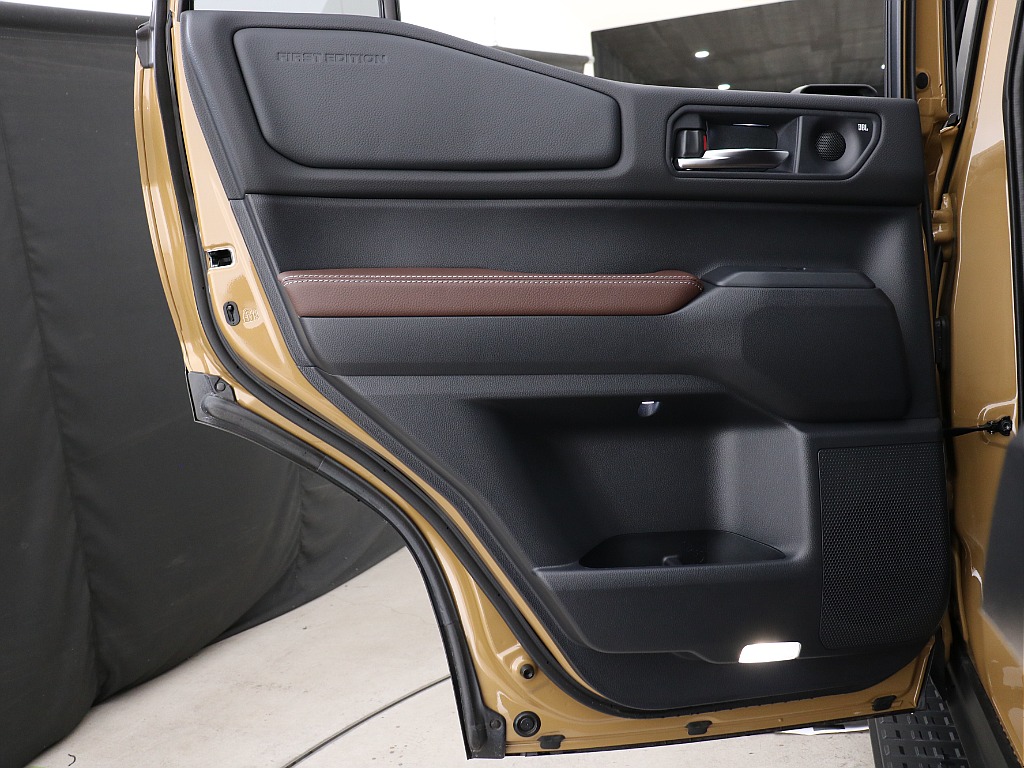 左後ろドアトリム！