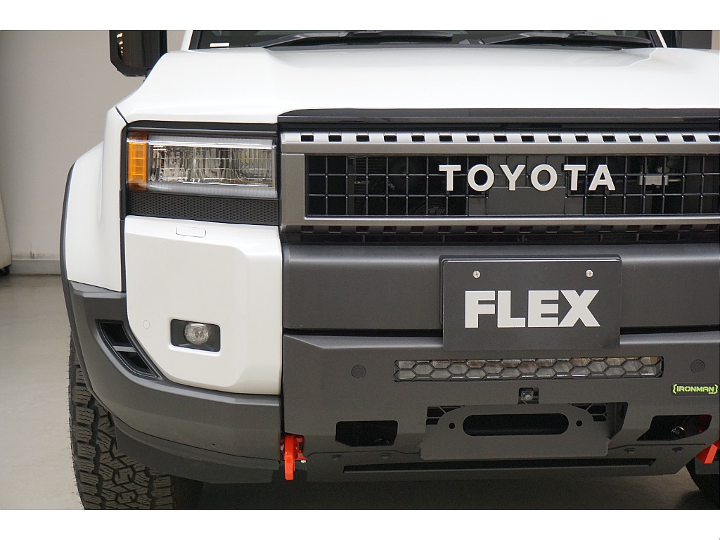 ＦＬＥＸデモカー一斉販売☆ＩＲＯＮＭＡＮ　ＲＡＩＤ ＩＮＳＥＲＴ ＢＡＲ☆ＩＲＯＮＭＡＮ　ＲＡＩＤ ＲＯＯＦ ＲＡＣＫ☆プラチナホワイトパールマイカ☆リフレクター式３眼ＬＥＤヘッドランプ☆