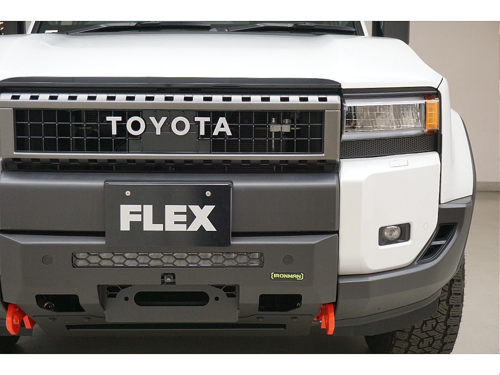 ＦＬＥＸデモカー一斉販売☆ＩＲＯＮＭＡＮ　ＲＡＩＤ ＩＮＳＥＲＴ ＢＡＲ☆ＩＲＯＮＭＡＮ　ＲＡＩＤ ＲＯＯＦ ＲＡＣＫ☆プラチナホワイトパールマイカ☆リフレクター式３眼ＬＥＤヘッドランプ☆