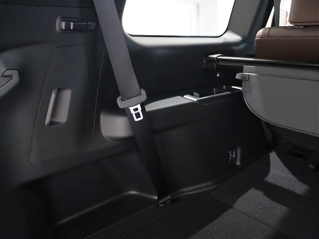 ラゲッジ内張り！