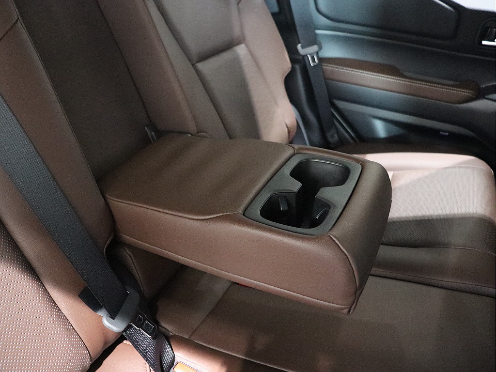 セカンドシートアームレスト！